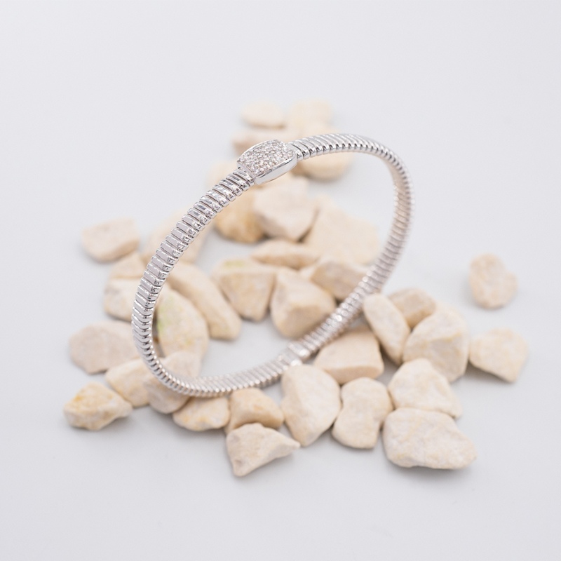 Bracciale oro bianco e diamanti ct 0,20 F € 1.490